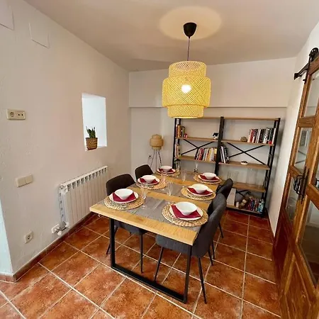 Ca La Neus - Casa Per 8 Persones Al Poble De * Mura